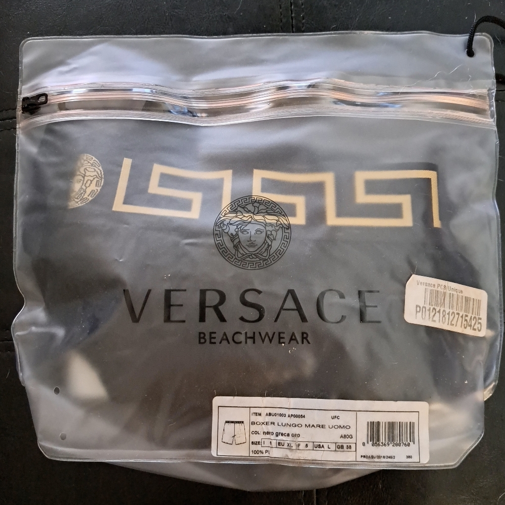 Versace Nero and Oro Men's Boxer Shorts (Shorts Will Fit A Size L/XL )